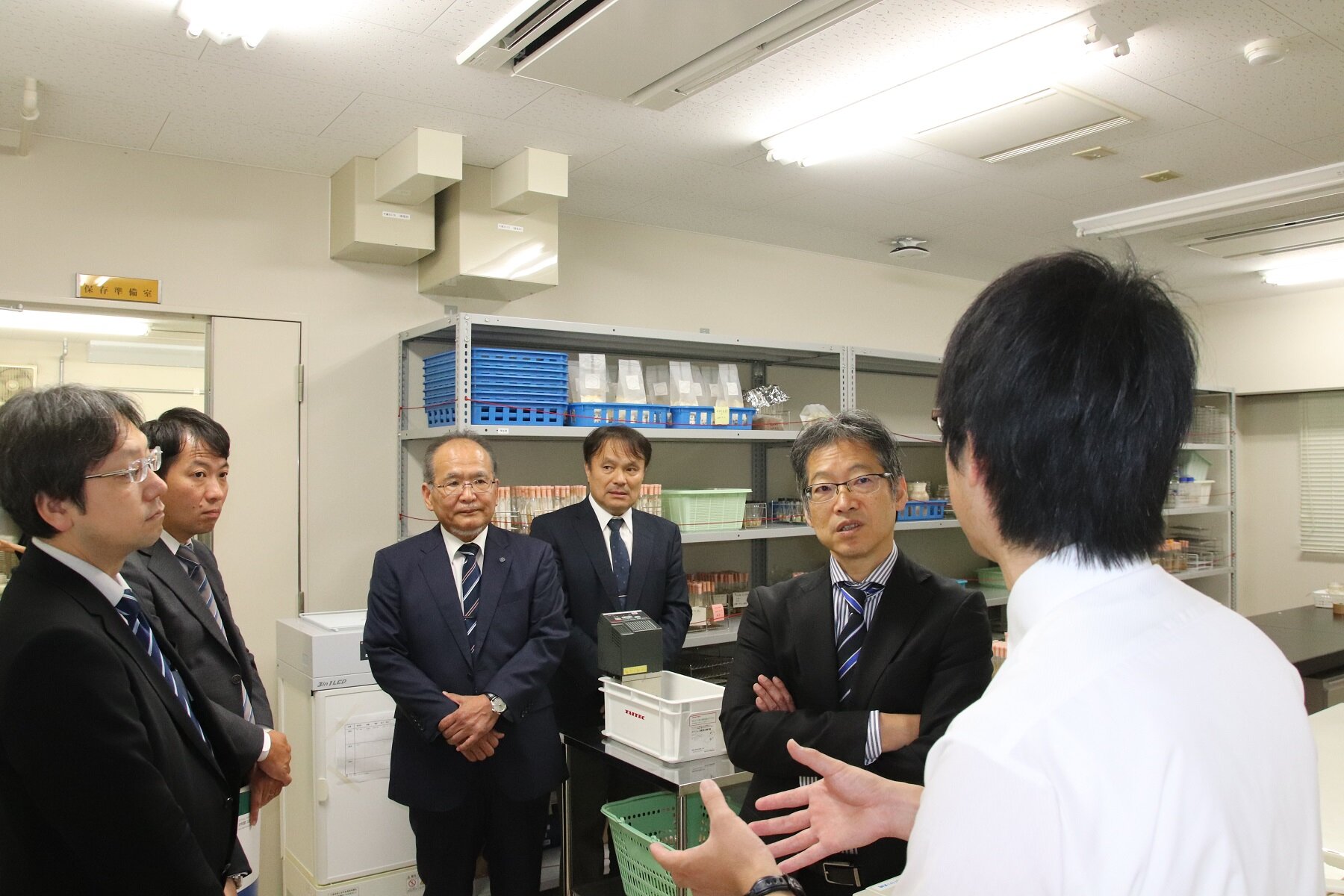 菌類センターの視察1016.JPG