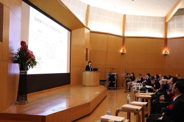 山崎先生発表2.JPG